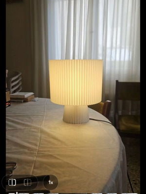 3D Printed Lamp like new, suitable for living room or bedroom
