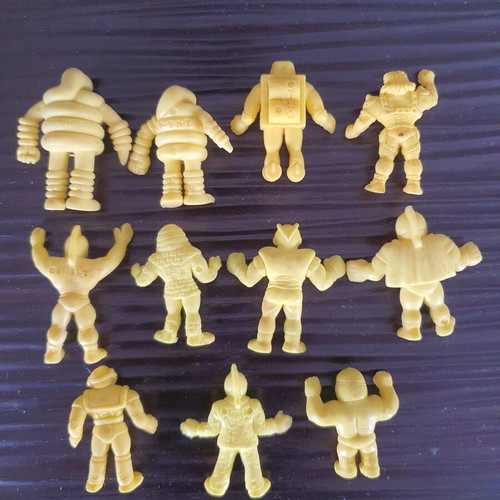 Kinkeshi Kinnikuman yellow figures pack of 11 used