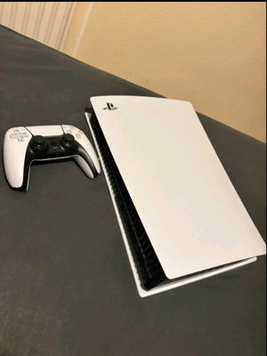 PlayStation 5 (PS5) 1TB like new
