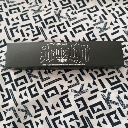 Kat Von D Shade + Light contour Brush new for contouring and highlighting