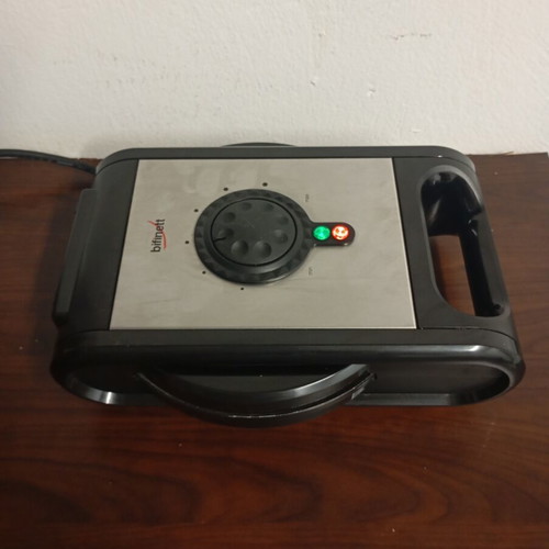 Bifinet waffle maker used, good working condition
