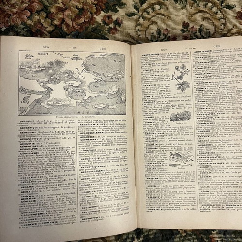 Nouveau Petit Larousse Illustré 1927 used encyclopedic dictionary