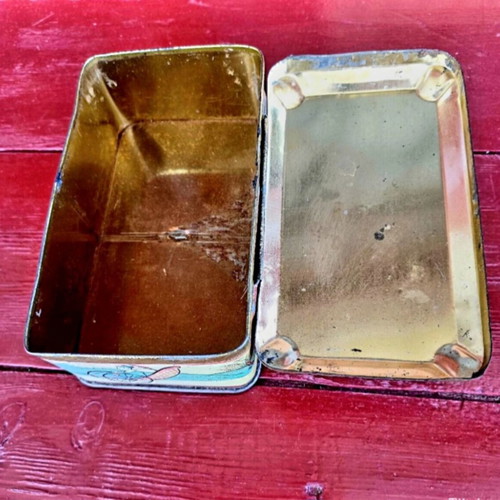 Vintage tea tin used from the 1960s
