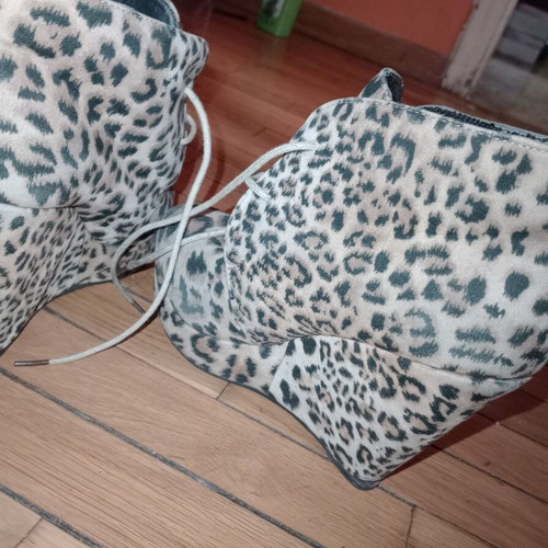Tally Weil winter leopard platform shoes like new, multicolor