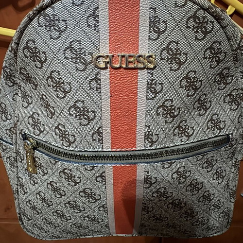 Guess bag in excellent condition