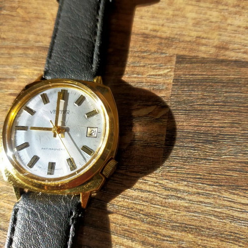 Mechanic wristwatch