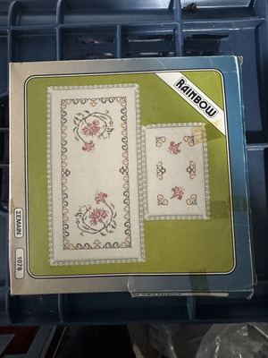 Karre embroidery set
