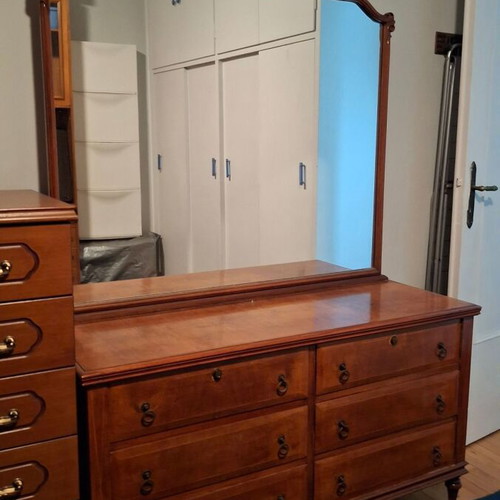 Vintage dresser with mirror and drawers for bedroom