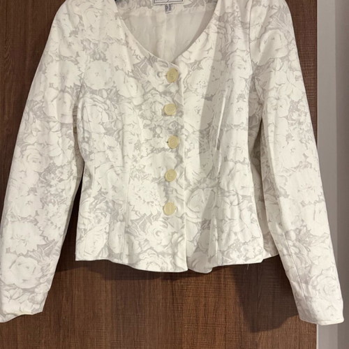 Mid-length white floral jacket S like new