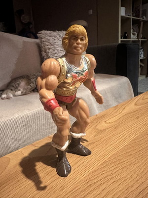 Vintage MOTU Flying Fists He-Man figure used, Mattel 1985