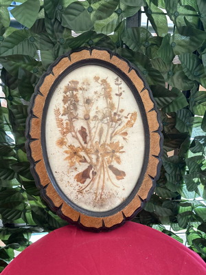 Vintage decorative frame with dried flowers like new 32x23 cm