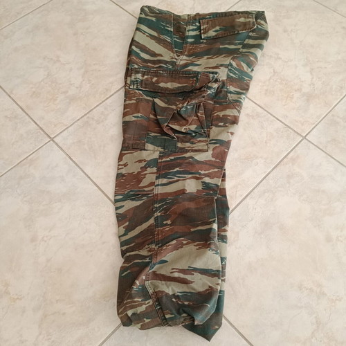 Camouflage military uniform set, jacket large, pants medium