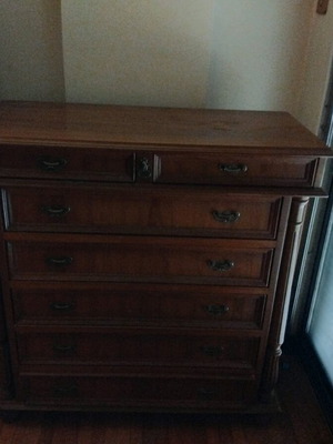 Beatrice chest of drawers used, very good condition