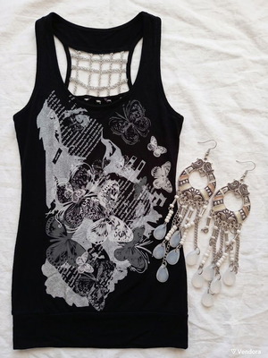 Black Top size M like new with boho silver detail earrings