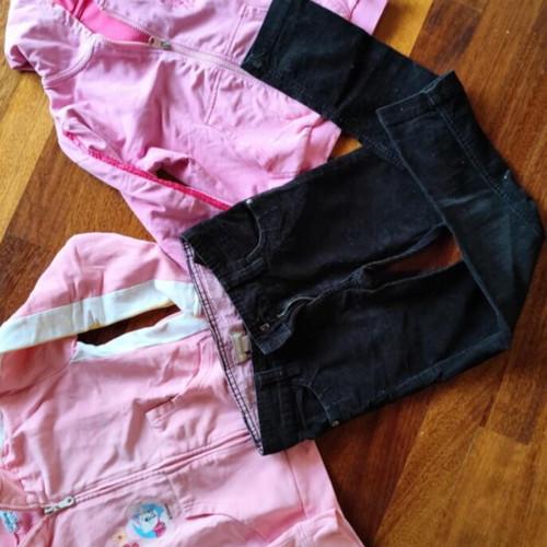 Set of cotelé pants and two Disney jackets like new