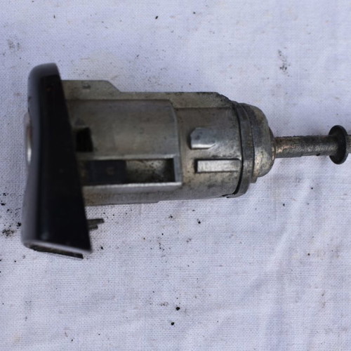 VW Golf 4 ignition lock used with key and 3 door locks