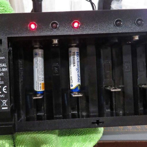 Heitech Universal Battery Charger MW6398GS used with Discharge Function