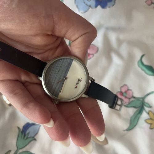 Wristwatches set of 2, like new, one without battery