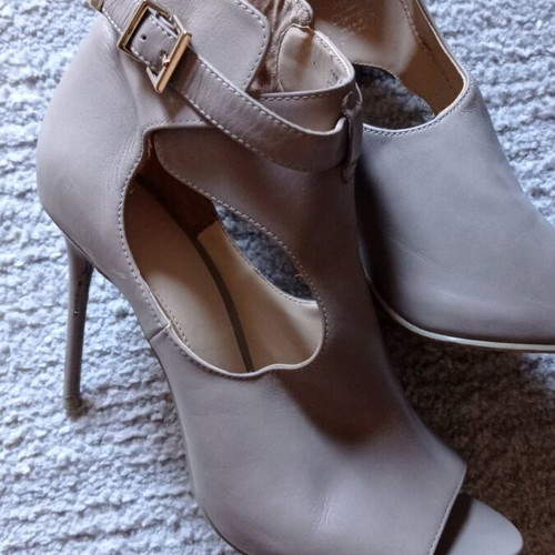 Zara leather peep toe sandals like new, elephant gray, size 41