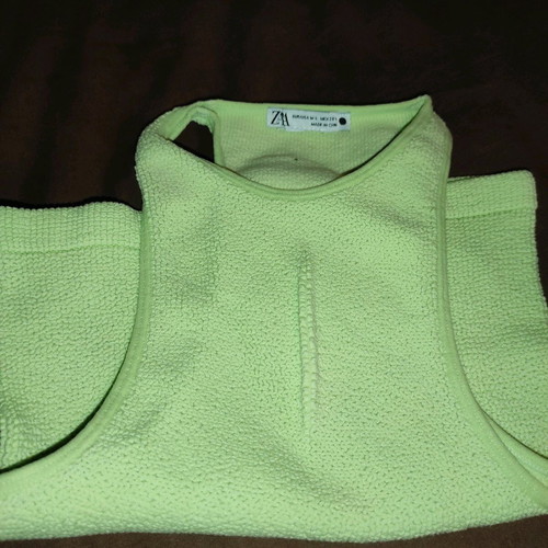 Blouse goffre like new, elastic fabric, m/l, black and lime