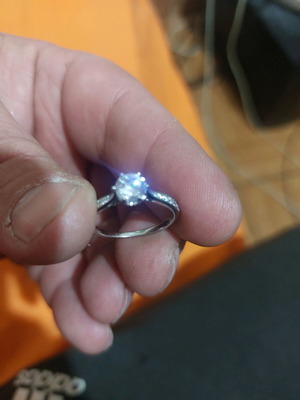 Сребърен солитерен пръстен като нов