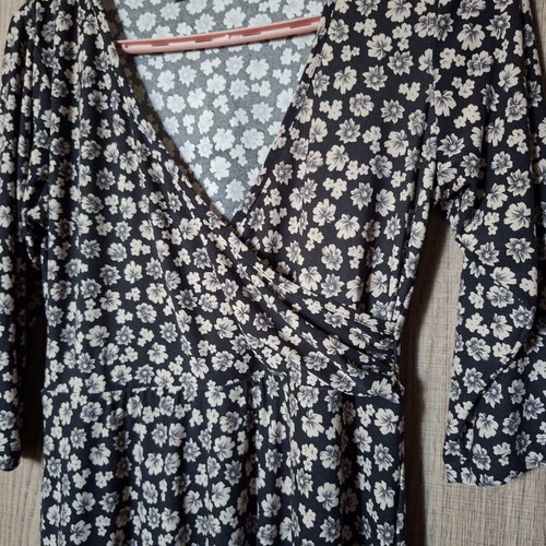 Floral dress Simple new, medium size, black and beige