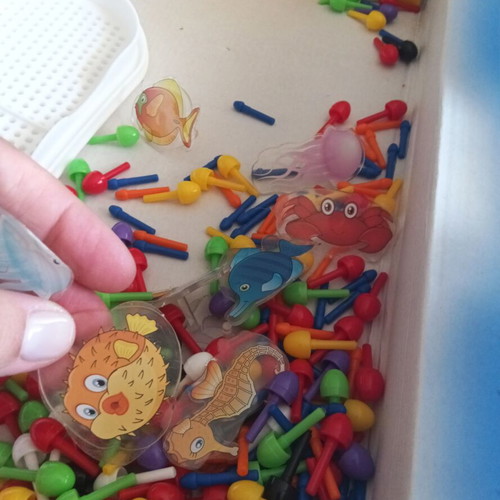 Quercetti Ocean Fun Fish & Pegs Educational Toy like new