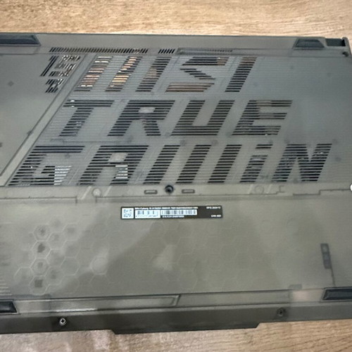 MSI Cyborg 15 A13UDX laptop like new, Intel Core i5, RTX 3050, 16GB RAM