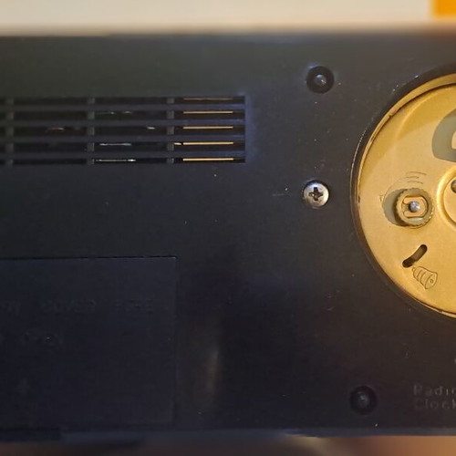 Kenton table clock alarm radio like new in leather case