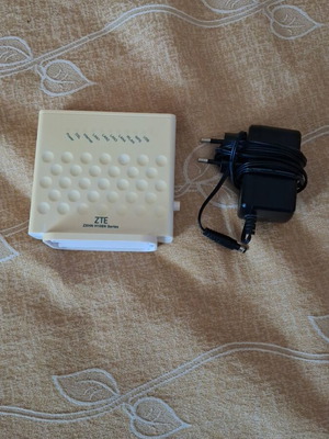 ZTE router μεταχειρισμένο, λειτουργικό με κιτρινίλες