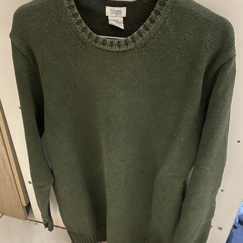 Men's green pullover like new, sizes M and L