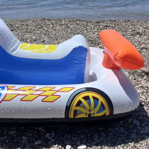 Inflatable beach toy like new, age 0-3 years