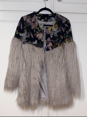 Eco fur with floral embroidery like new, size M