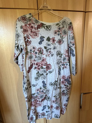 Light sweatshirt dress almost like new, above the knee, gray