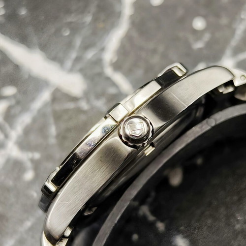 TAG Heuer Professional 200M WN1110 quartz watch