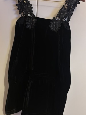 Black velvet dress like new with lace straps