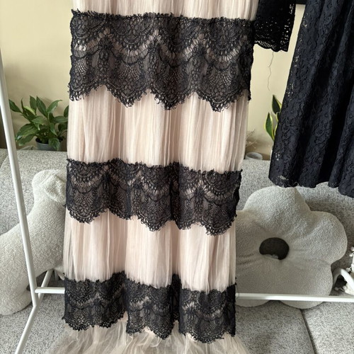 Long dress with padding like new, black and pink