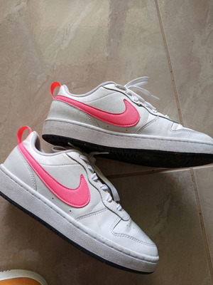 Nike shoes size 39 like new, pink white