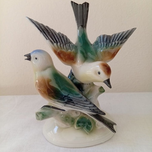 Vintage porcelain figurine "Birds" by Lippelsdorf Porzellan GDR like new