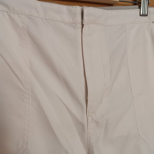 O'neill shorts white, new, adjustable belt