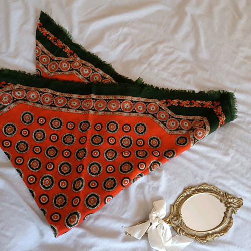 Vintage multifunctional scarf like new