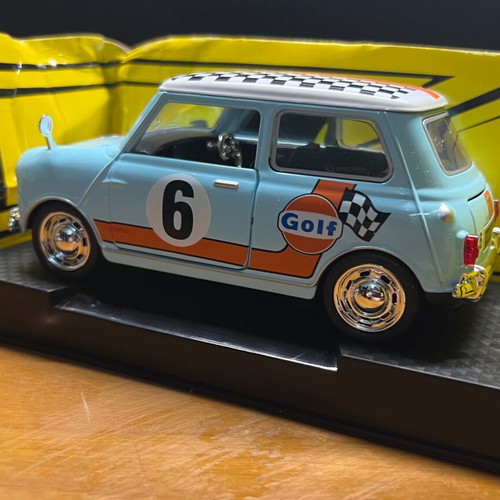 Mini Cooper 1:32 scale model like new