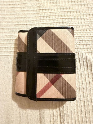 Burberry γυναικείο πορτοφόλι