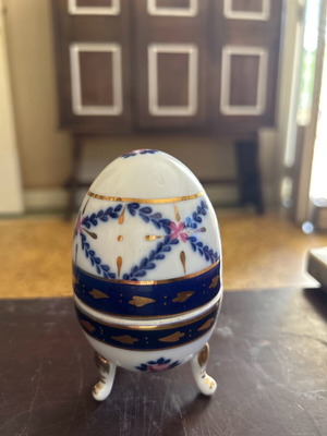 Limoges France Handmade Porcelain Trinket Egg decorative, like new