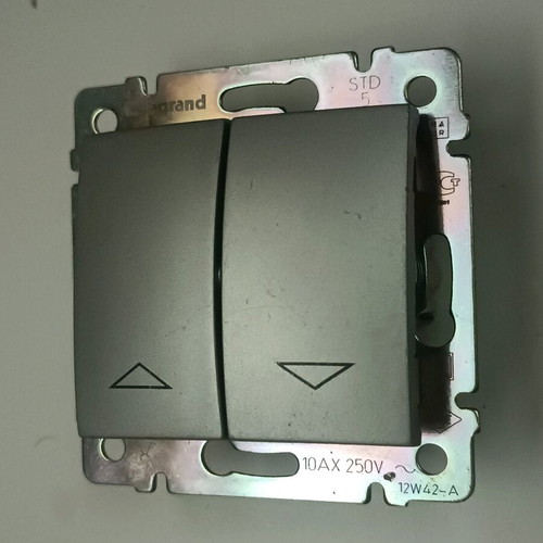 Διακόπτης Legrand Valena Ρολλων Aluminium σαν καινούργιο