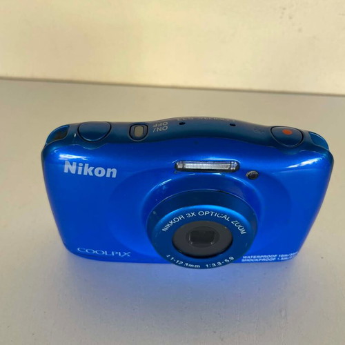 Nikon Coolpix W100 Blue 13.2 MP 2.7" LCD digital camera used, non-working
