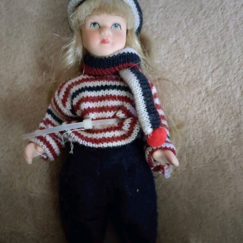 Porcelain doll 15cm like new