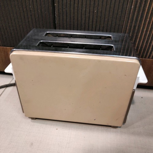 Phillips toaster used with two slots