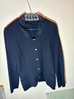 Women's jacket like new, black, size M