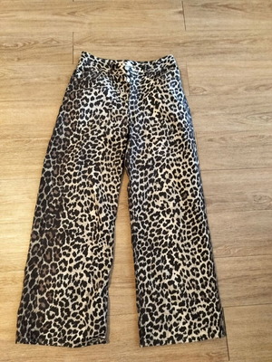 H&M leopard jean like new, brown and beige, size S
